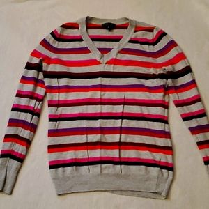 Colorful v-neck striped sweater